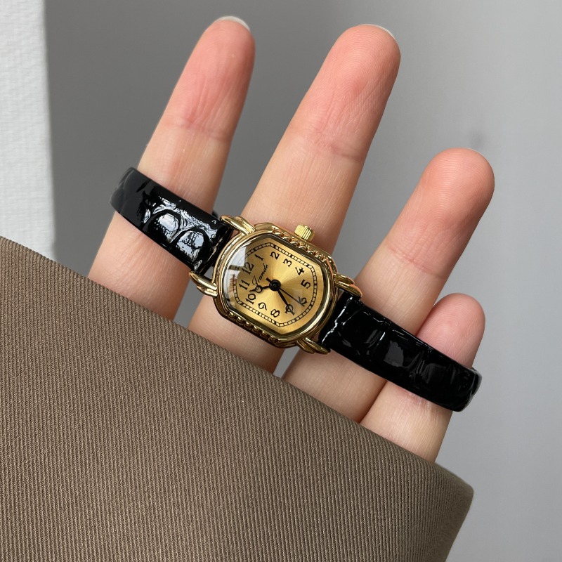 Luxury Watch Black - Vintage Oval Women's Quartz Watch Luxury