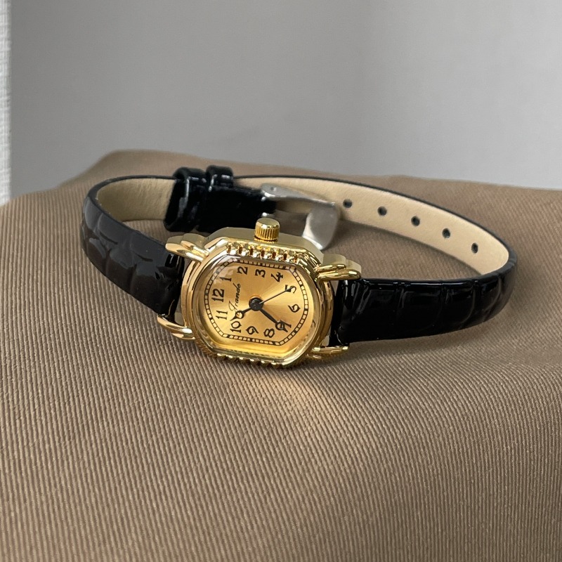 Vintage Oval Women's Quartz Wa - Luxury Watch Black recension och pris