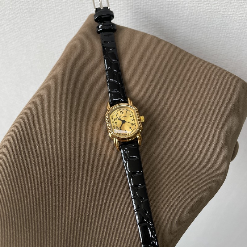 Vintage Oval Women's Quartz Wa - Luxury Watch Black recension och pris