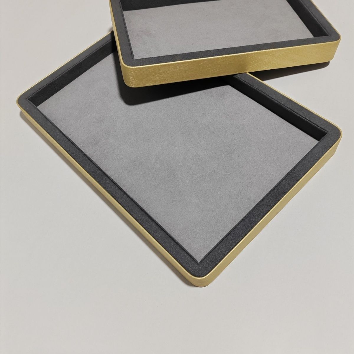 Gray Suede Leather Jewelry Dis - Luxury Watch Photography recension och pris