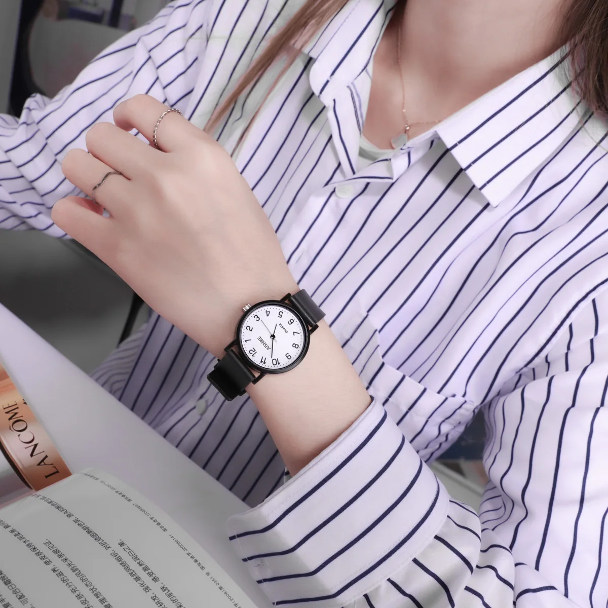 Simple Black Watch Quartz Watc - Luxury Watch For Girls recension och pris
